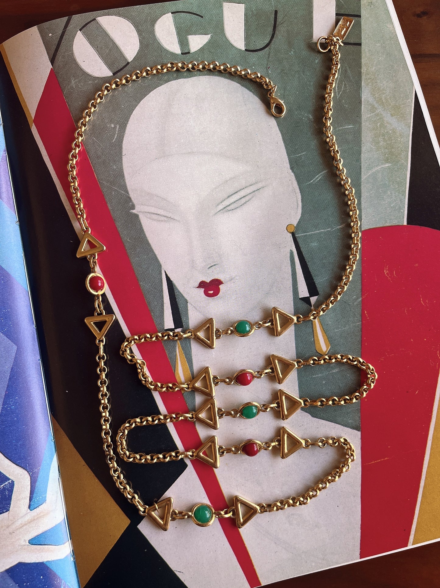 red × green motifs long chain necklace