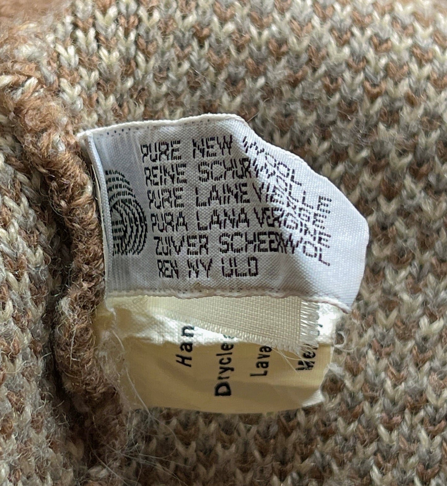 Aquascutum vintage check sweater