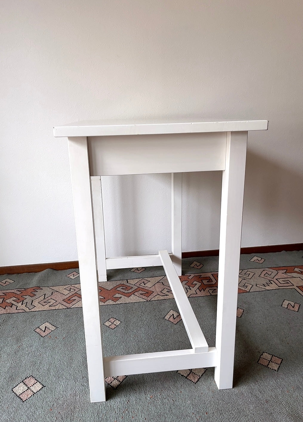 MOMO NATURAL pine wood white desk