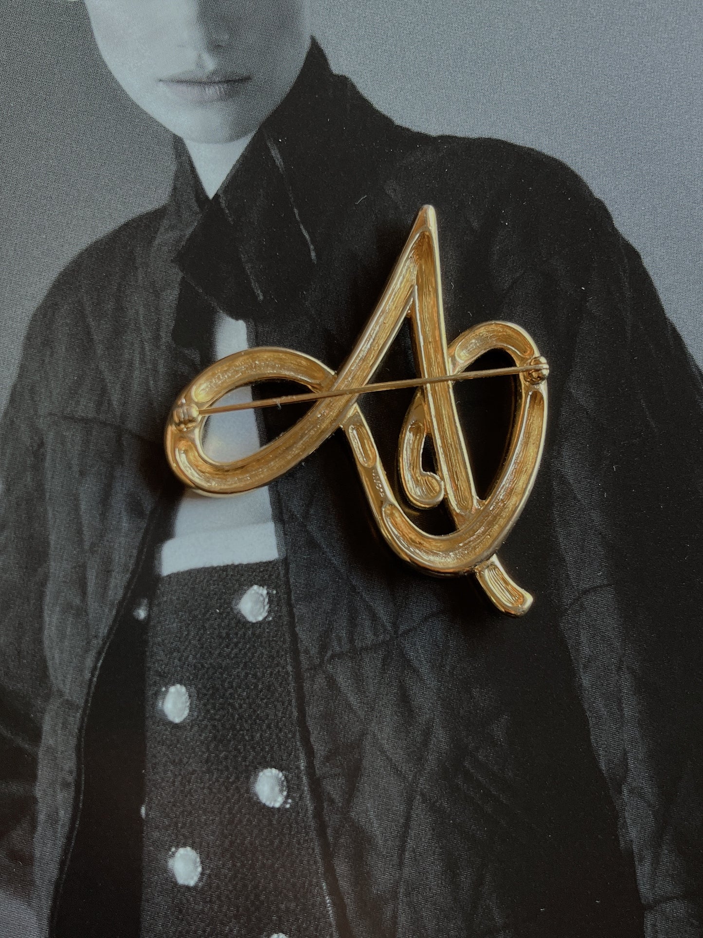 Monet vintage brooch