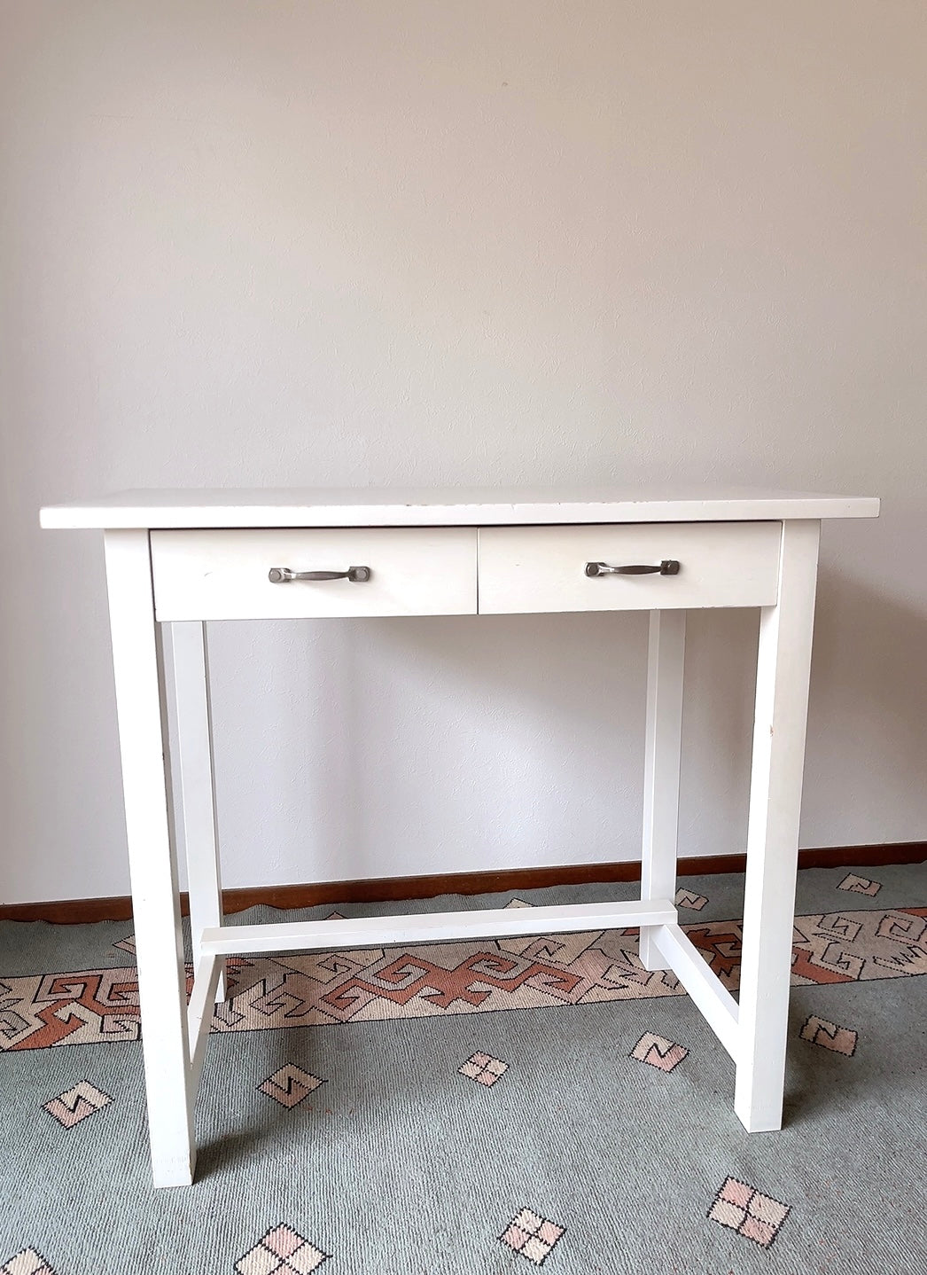 MOMO NATURAL pine wood white desk