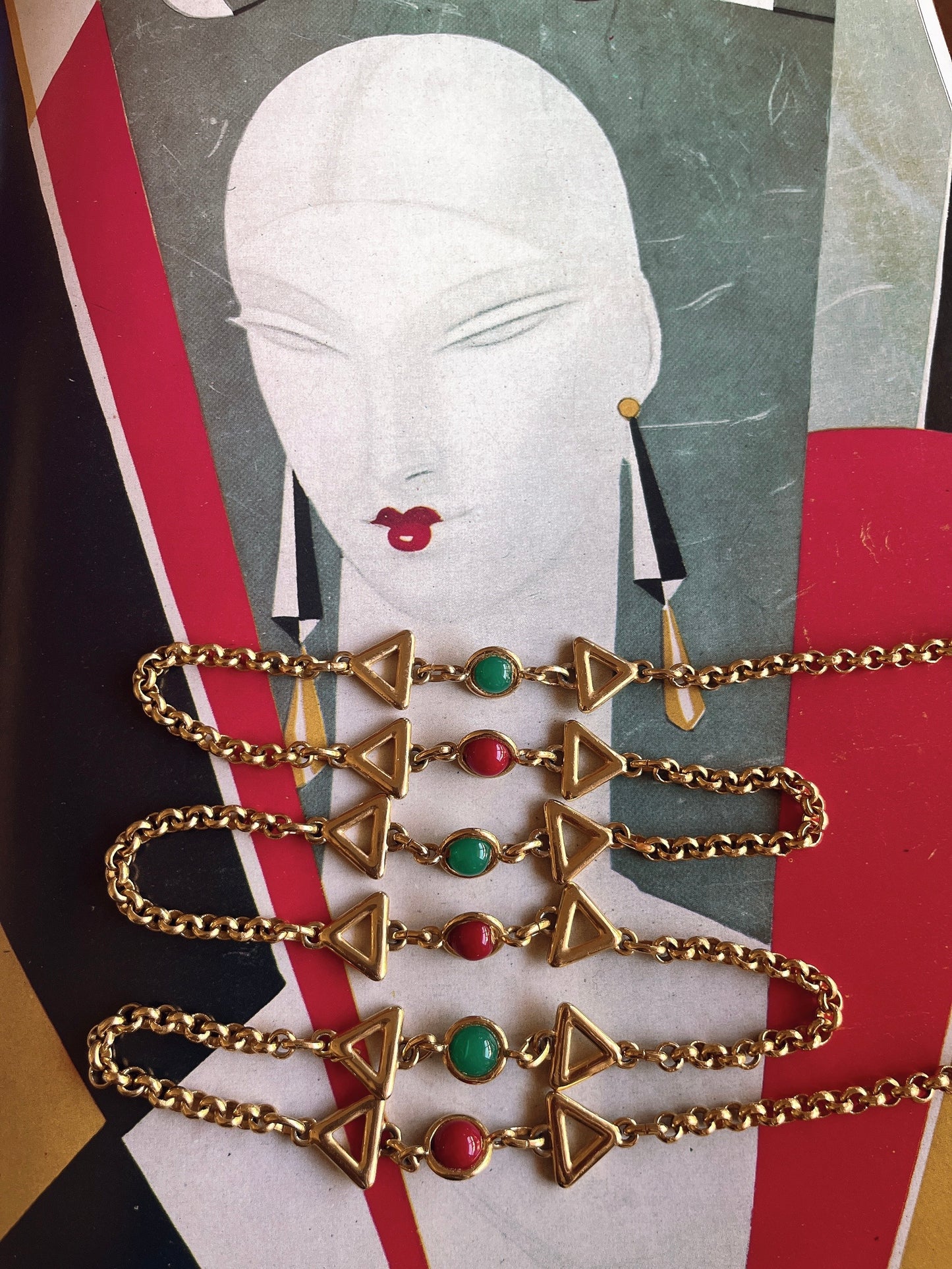 red × green motifs long chain necklace