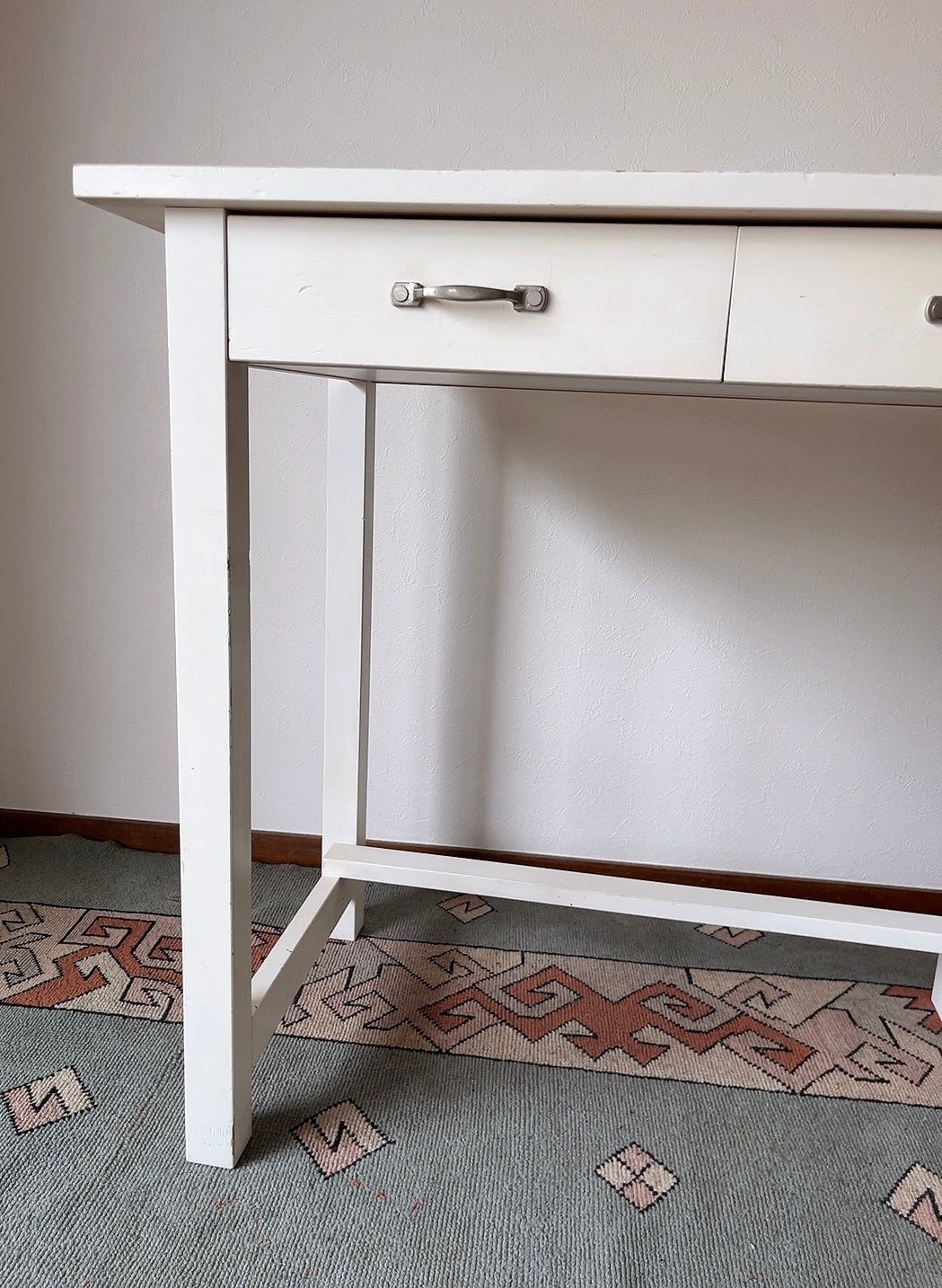 MOMO NATURAL pine wood white desk