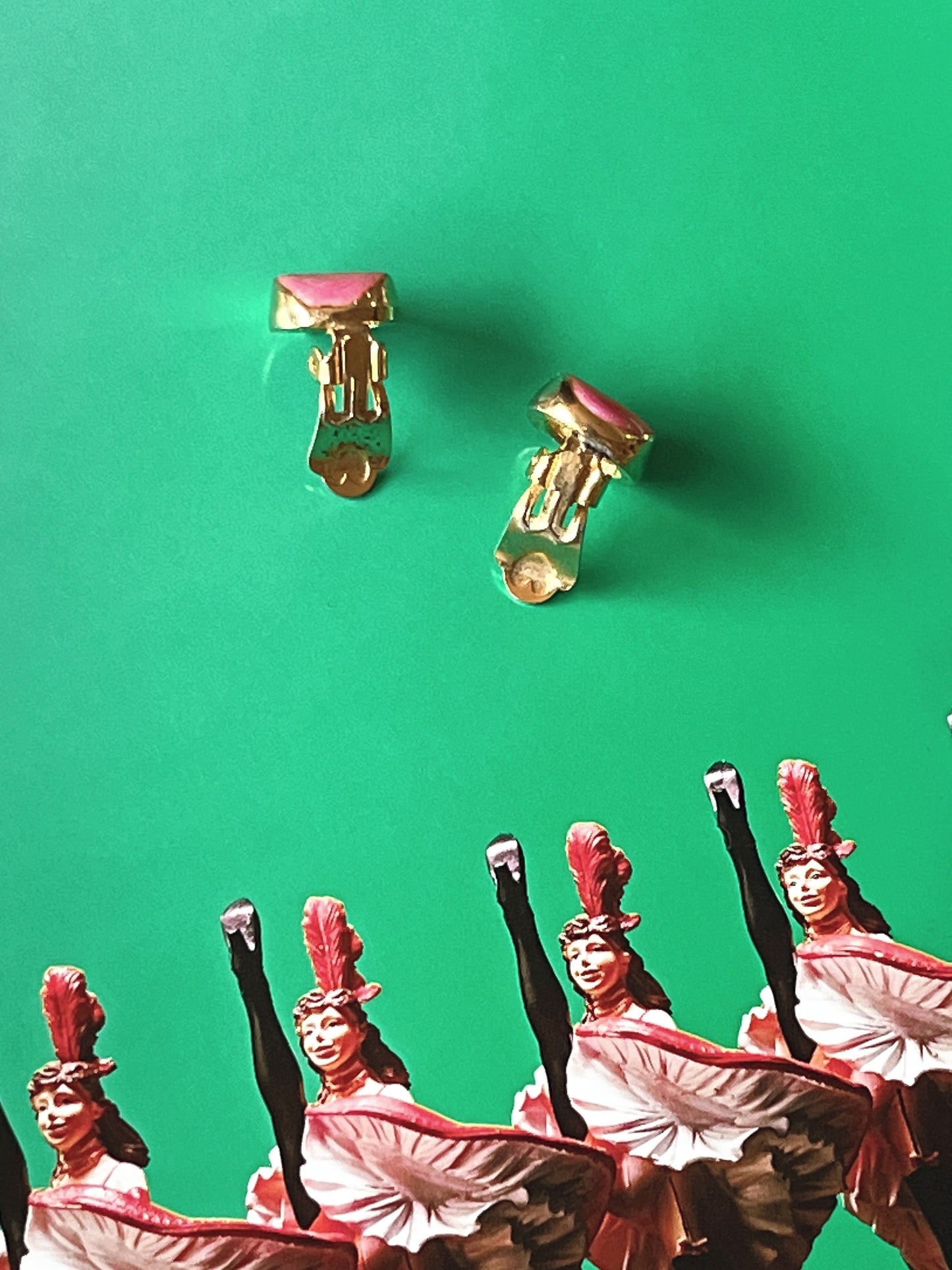 vintage pink × golden earrings