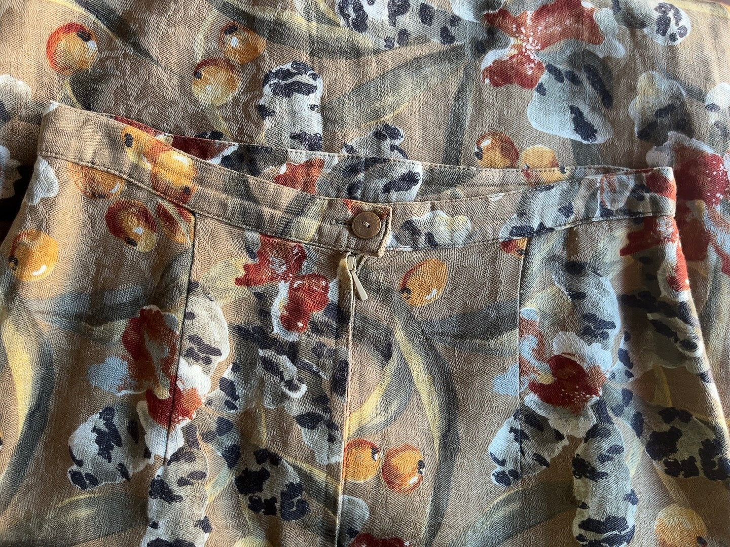 vintage pattern tight skirt