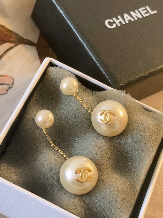 CHANEL vintage pearl pierced earrings